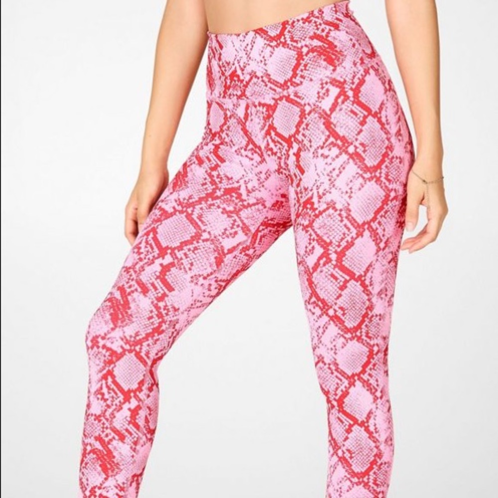 Fabletics pink snakeskin 7/8 legging